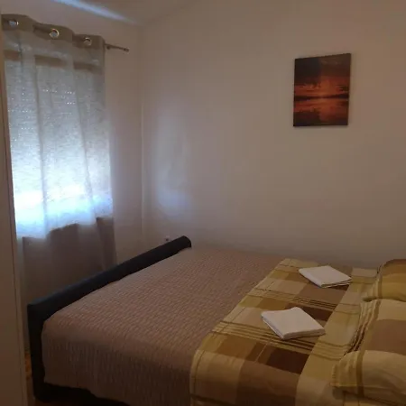 Apartman Lory Apartment *